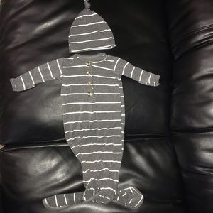 2 Lou Lou and Co. knotted gowns and top knot hats